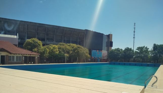 El Club Colón inaugura su temporada de pileta