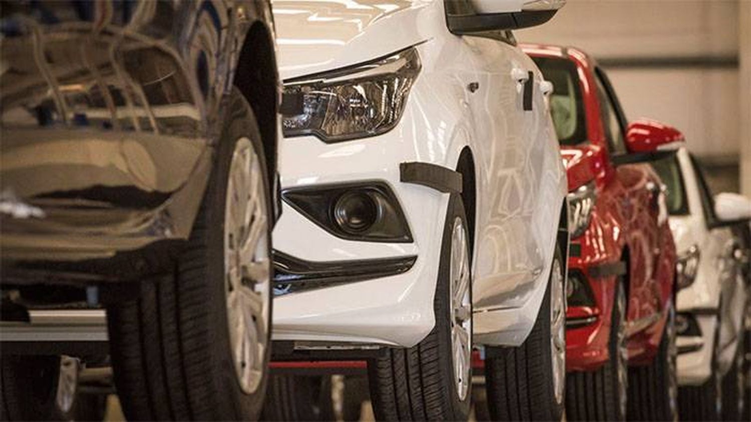 Con stock de casi 90 mil autos en concesionarias, hay rebajas para liquidarlos