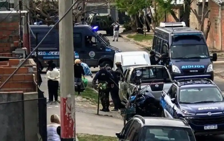 Realizaron doce allanamientos para desbaratar bandas de narcotráfico en Rosario