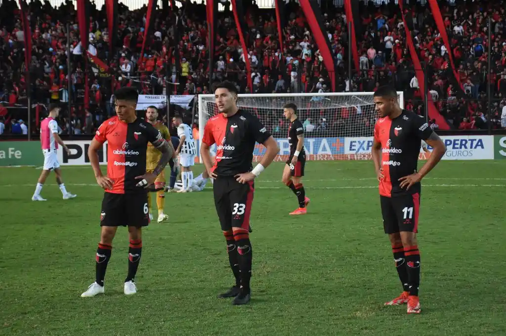 Colón visita a Platense en Vicente López