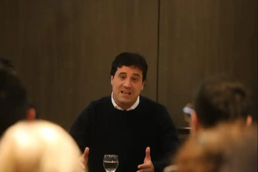 Abad: "Magario no aporta soluciones, lo que es coherente con el estado en el que está La Matanza, hoy bajo agua"