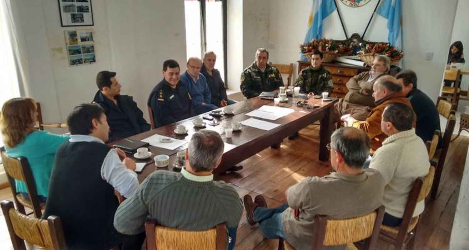 Giovanettoni reunido con instituciones intermedias en la Sociedad Rural