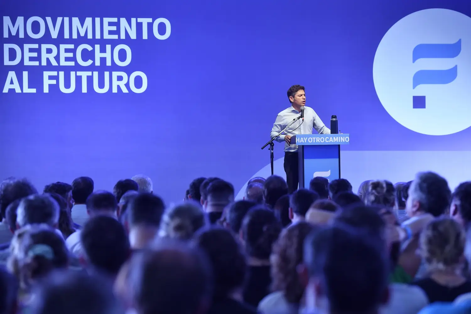 Kicillof encabezó un plenario con 1500 militantes en Ensenada
