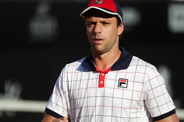 Zeballos sólo sigue en dobles
