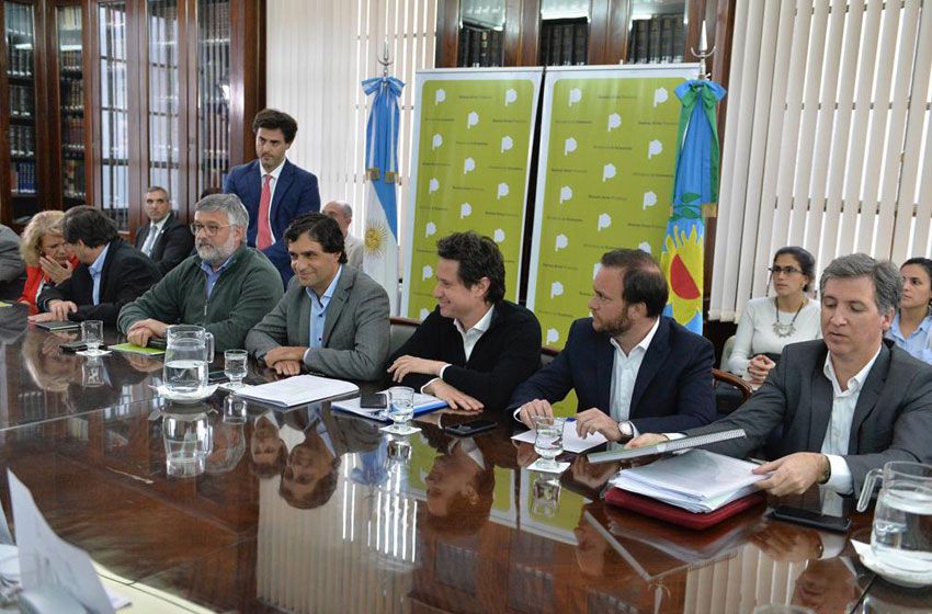 Provincia citará a los docentes en diciembre por las paritarias