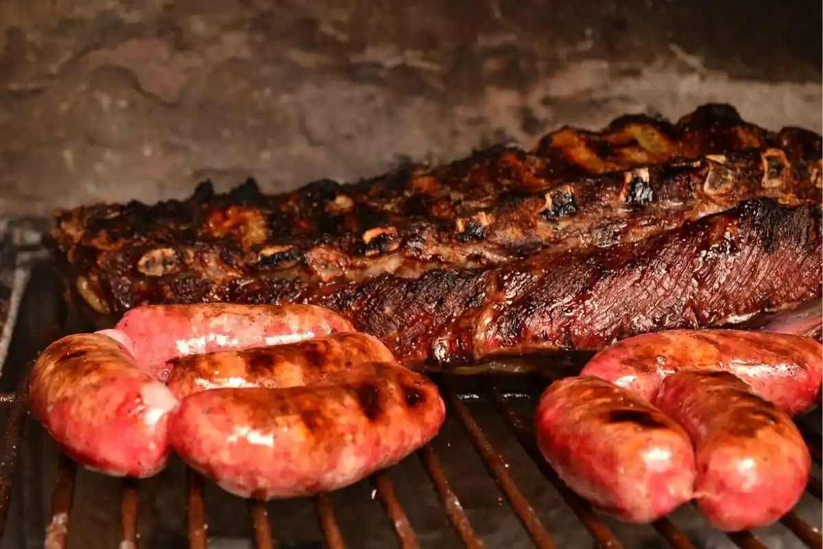 Ya no es tan común ver humo de parrillas al pasar por barrios.