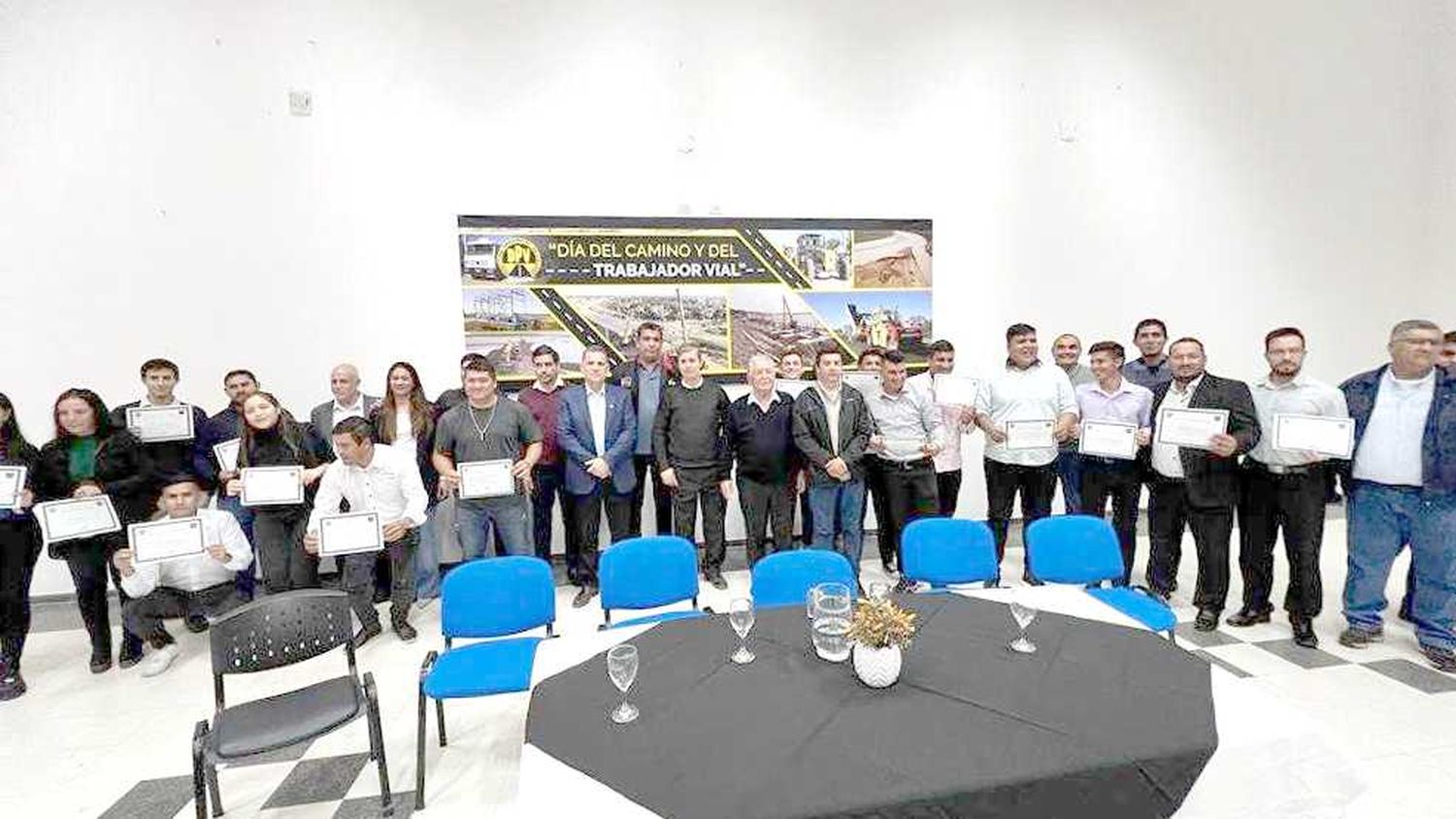 Entrega de certificados de los cursos técnicos del CeCaVi