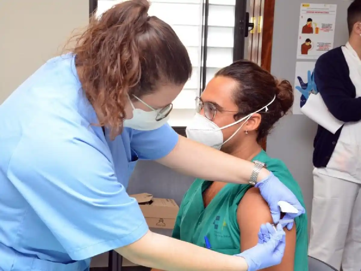 Rige en Francia la obligatoriedad de estar vacunado para asistir a eventos masivos