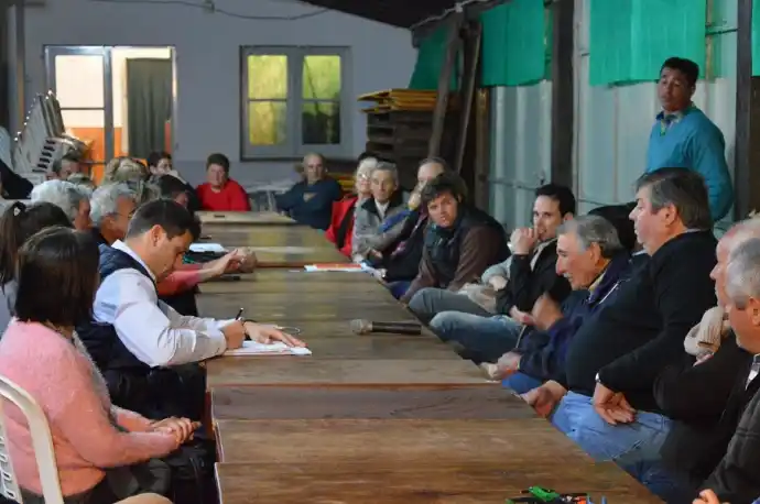 Bolívar: "Bali" Bucca recibió a vecinos de la localidad de Ibarra