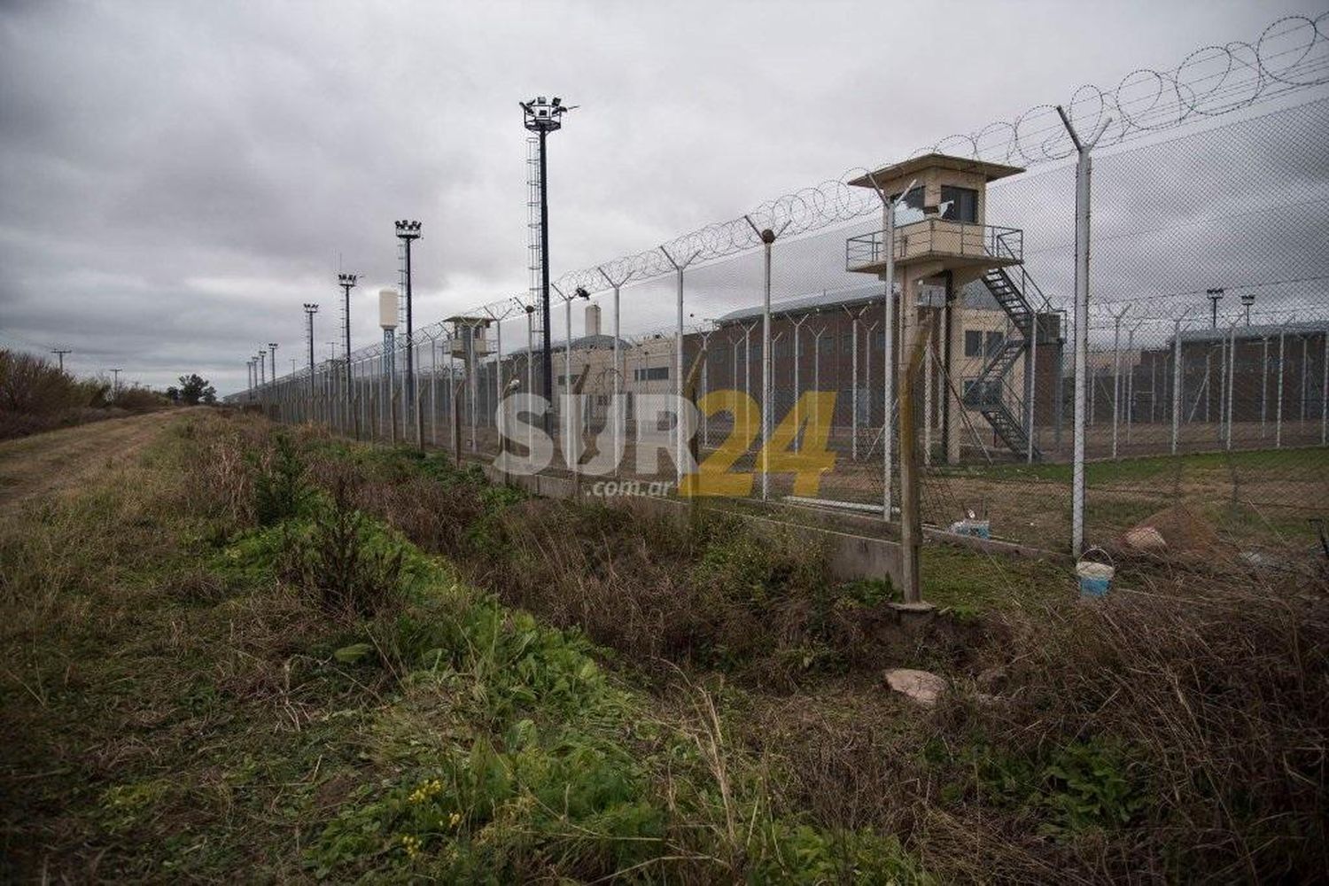 Dos jefes narcos dirigían sus bandas por teléfono desde la cárcel en Piñero y Rosario