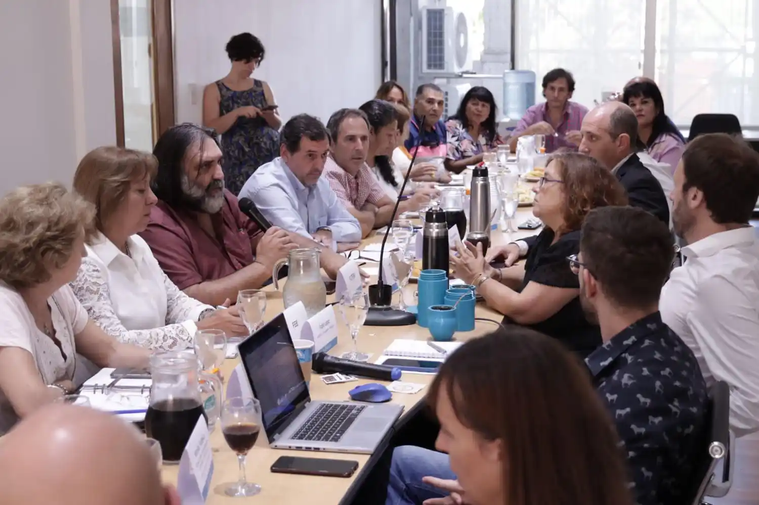Paritarias: El Gobierno bonaerense y los gremios docentes se reúnen este martes para revisar el acuerdo salarial