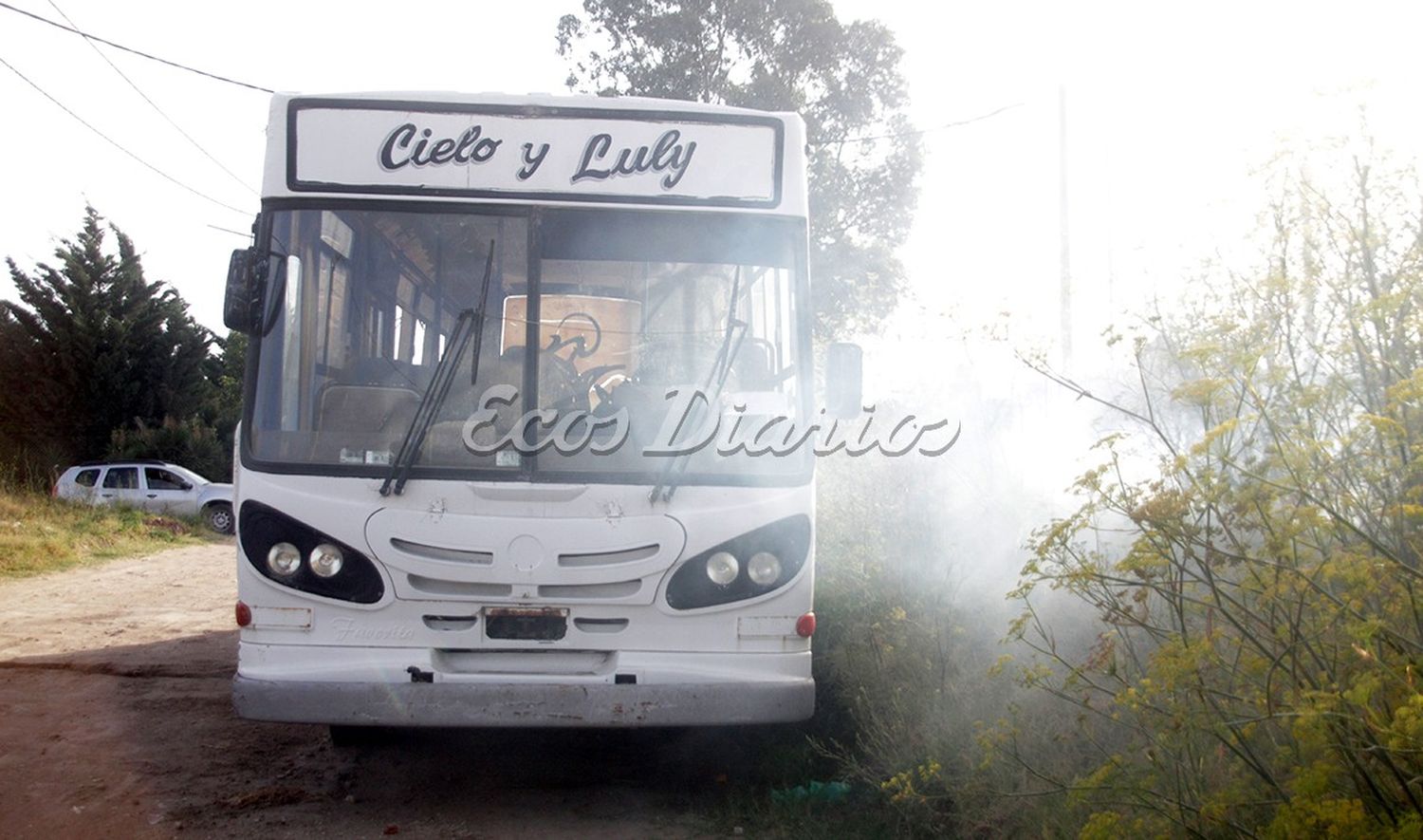 Preocupación. Por avance del fuego en cercanías donde estaba el colectivo en calle 50