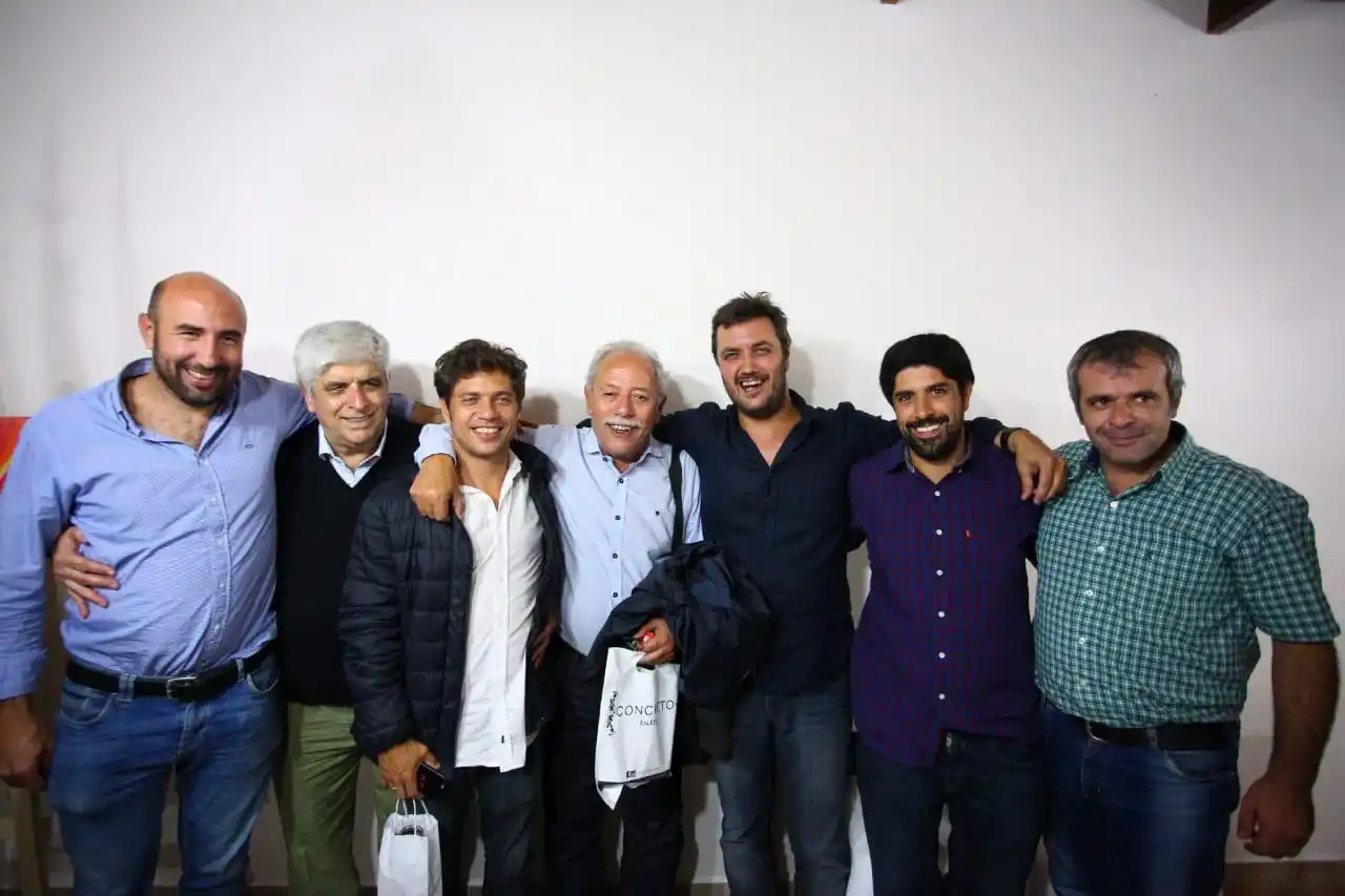 Kicillof continúa de recorrida por la séptima sección: Ahora desembarcó en Azul