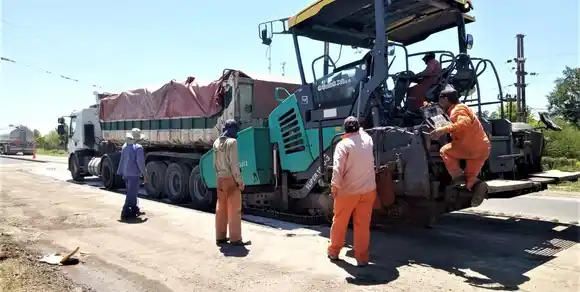 Vialidad Nacional continúa con la repavimentación de la Ruta 11 en Gobernador Crespo