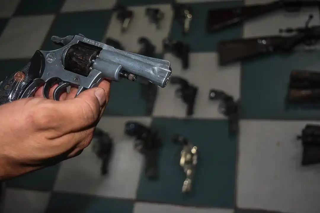 VGG: cada vez más vecinos entregan sus armas de manera voluntaria y anónima