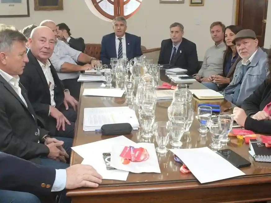 El gobierno provincial y los gremios de la administración central comenzaron la ronda de discusión paritaria para el segundo trimestre. Crédito: Guillermo Di Salvatore