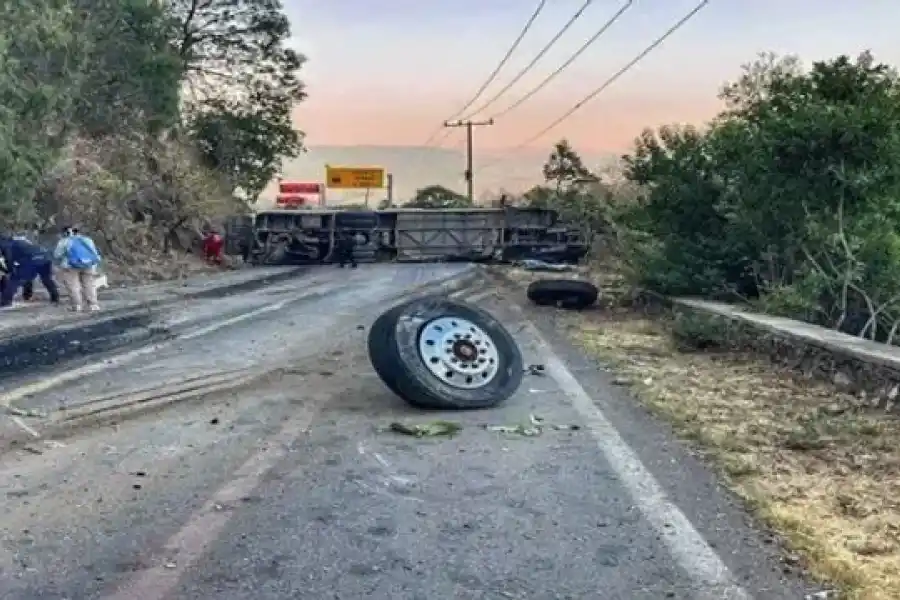 Un accidente de autobús en México deja al menos 18 muertos y 32 heridos