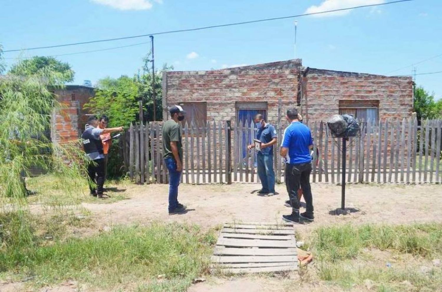 Pirané: 3 hombres bebían alcohol, se pelearon y uno murió apuñalado