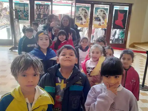 Estudiantes vivieron su primera experiencia en el cine gracias a una iniciativa municipal