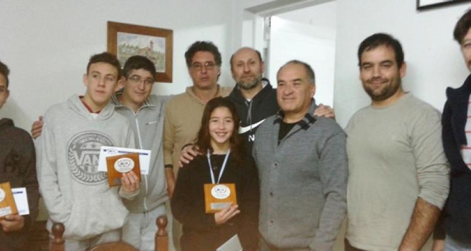Natación: Pescadores reconoció el presente de los deportistas del club