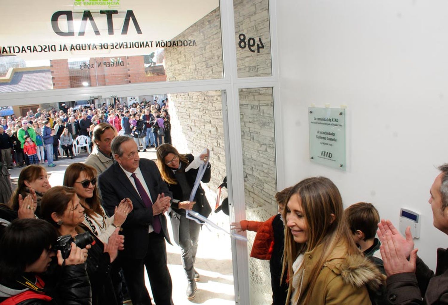 Con sentidos homenajes, ATAD celebró la inmensa alegría de inaugurar su nuevo edificio