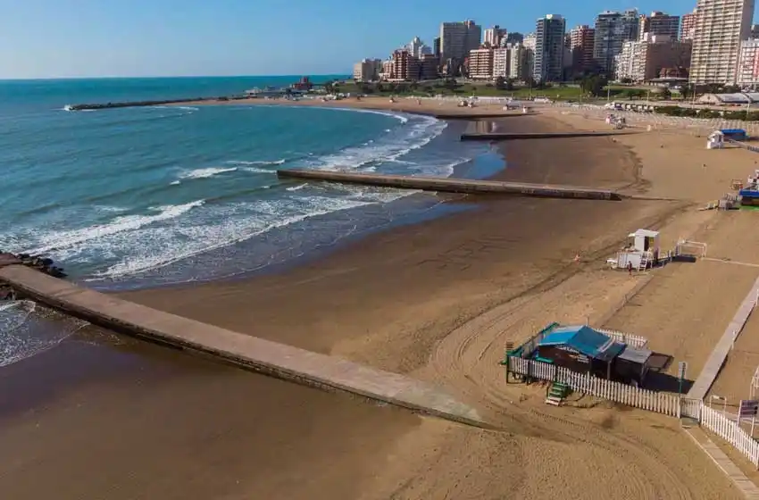 Montenegro: "No habrá parcelas que dividan los espacios en playas públicas"