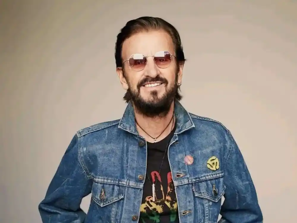 Con este nuevo proyecto, el músico británico vuelve a demostrar su vigencia en la escena musical.