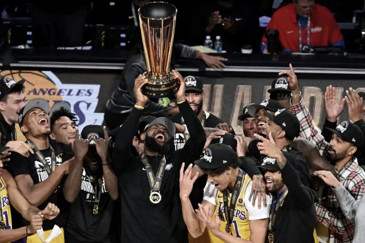 Los Angeles Lakers ganaron la primera edición de la Copa NBA