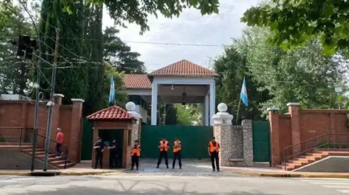 El frente de la Quinta de Olivos