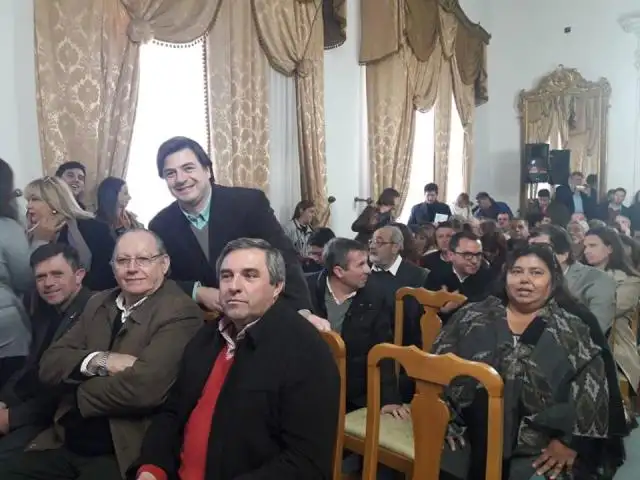 El intendente en la firma para el inicio de obra de la Escuela Nº 76 “Soldado Gómez”