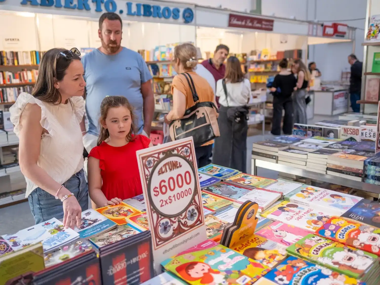Últimos días de la Feria del Libro Infantil y Juvenil en el Torreón del Monje