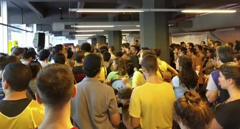 Científicos continúan la toma del Conicet en reclamo de cupos