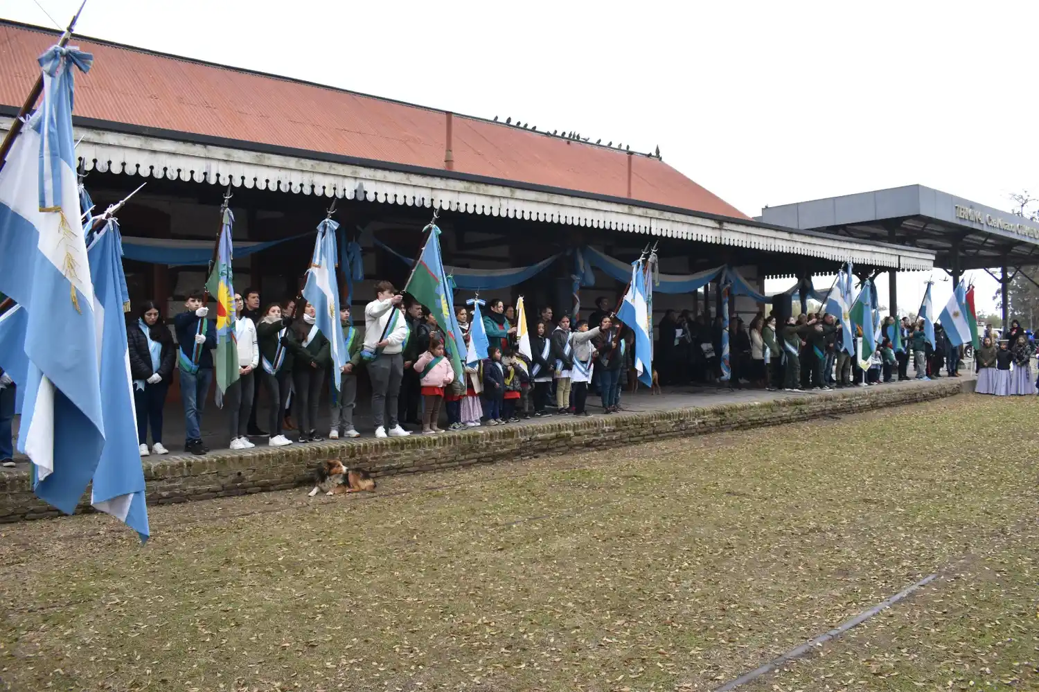 El acto central se realizó en la estación de ferrocarril.