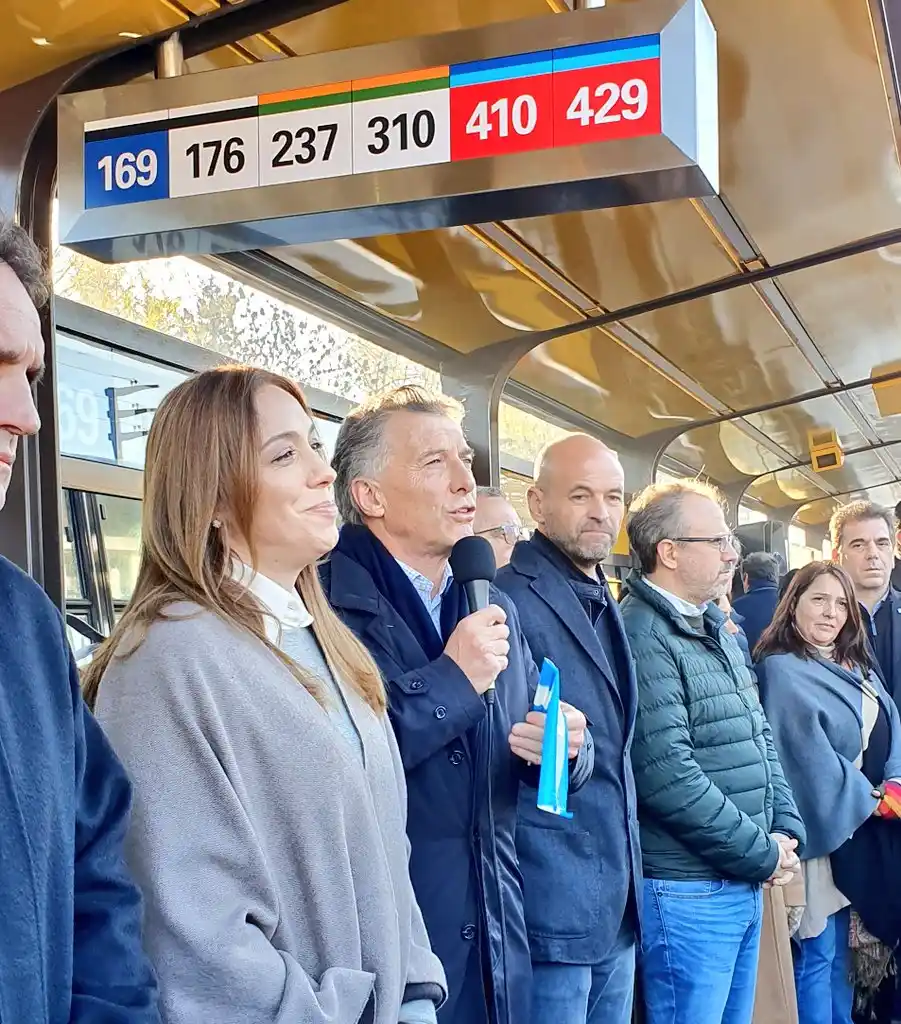 Macri y Vidal inauguraron el Metrobus de San Martín: "Acá ni había calles pavimentadas"