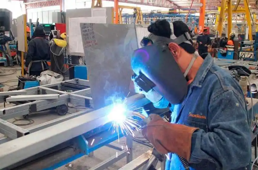 La actividad económica se hundió un 6,7% en junio y ya suma tres meses de caídas