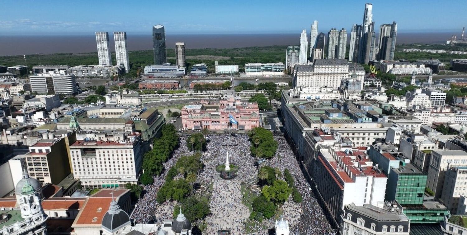 Plaza de mayo: convocan a marchar en memoria de los héroes de Malvinas este 2 de abril