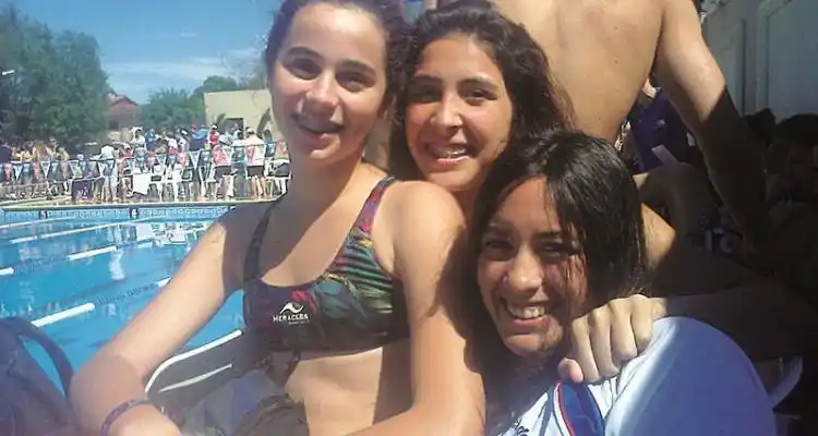 Gran actuación de Carolina Falco en Villa Ballester