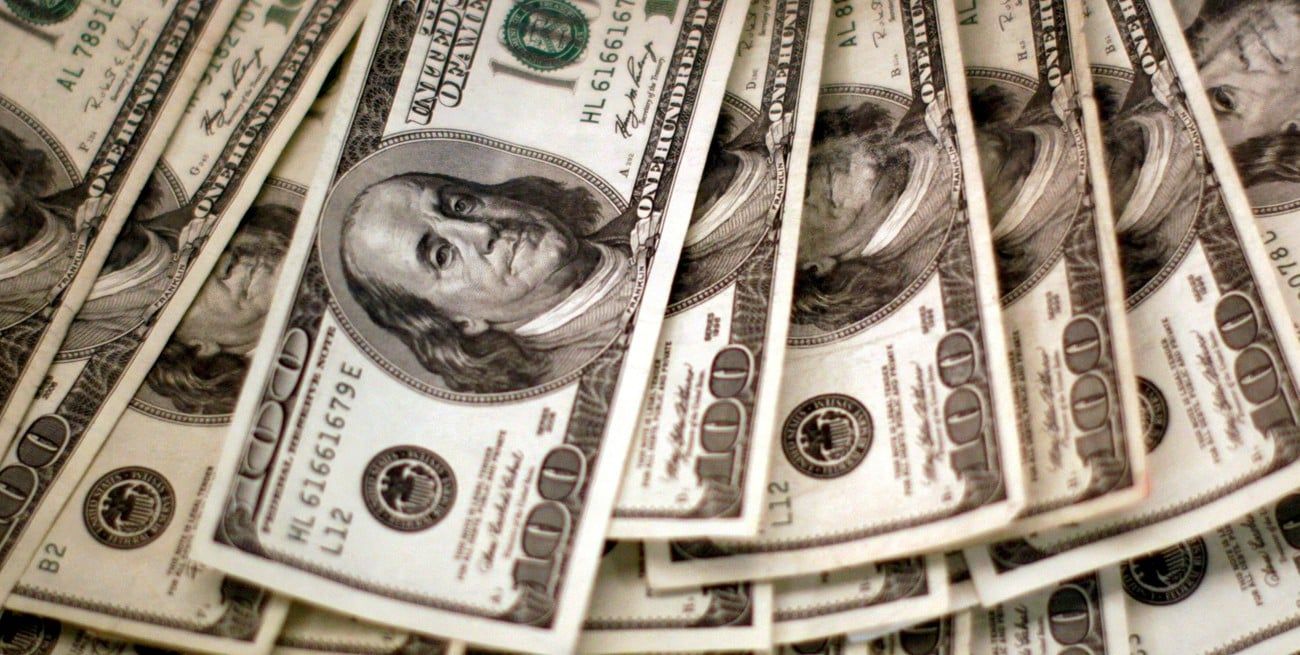 El dólar blue cortó la racha de estabilidad con una suba de $10. Foto: Archivo / REUTERS / Rick Wilking.