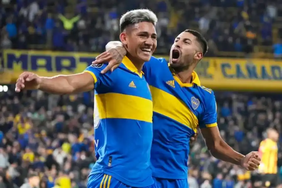 Con un gol agónico Boca ganó en la Bombonera