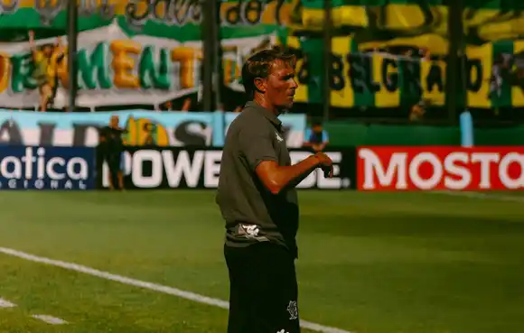 Mariano Charlier: "El temor a perder el partido hace que te vayas cada vez más atrás y nos sucedió eso"