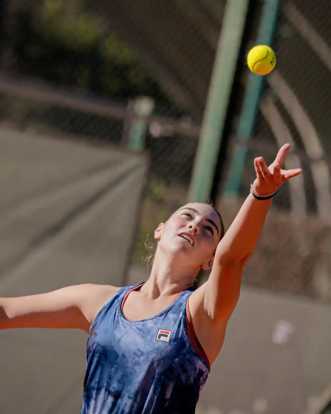 Grassi avanzó en Paraguay.