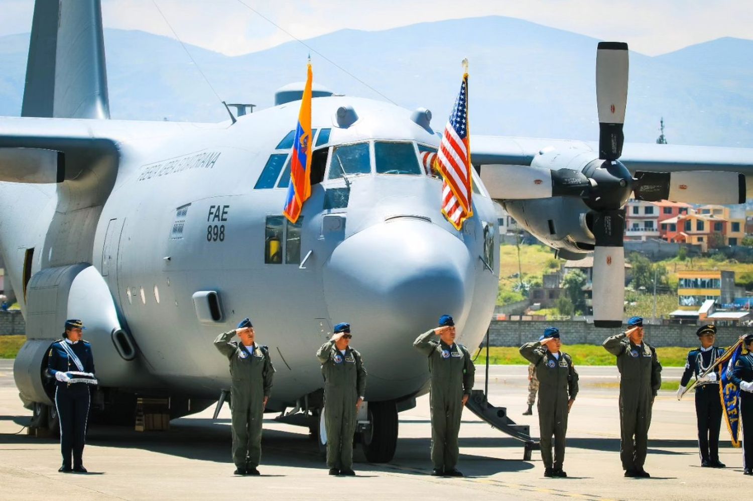 Fuerza Aérea Ecuatoriana recibió un avión C-130H Hercules de EE.UU.