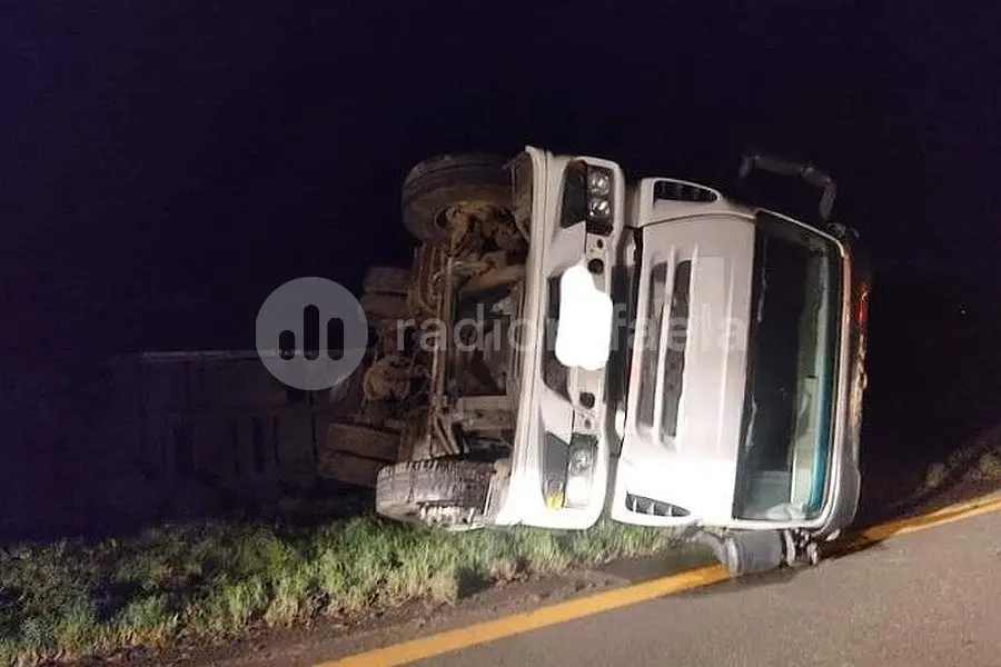 Varios tramos de la Autovía Nacional 19 están parcialmente interrumpidos por accidentes con camiones