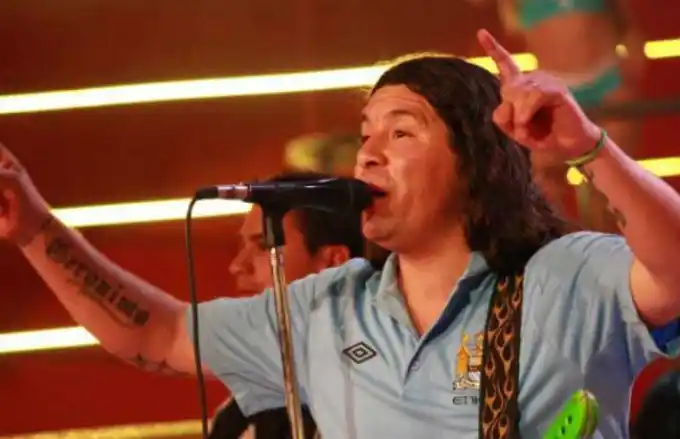 En pleno show, Pablo Lescano le pegó dos patadas a fotógrafo