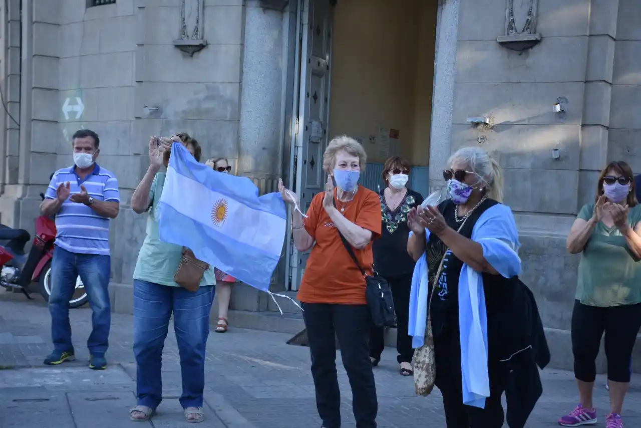 Vecinos se manifestaron por la incesante inseguridad en la capital santafesina