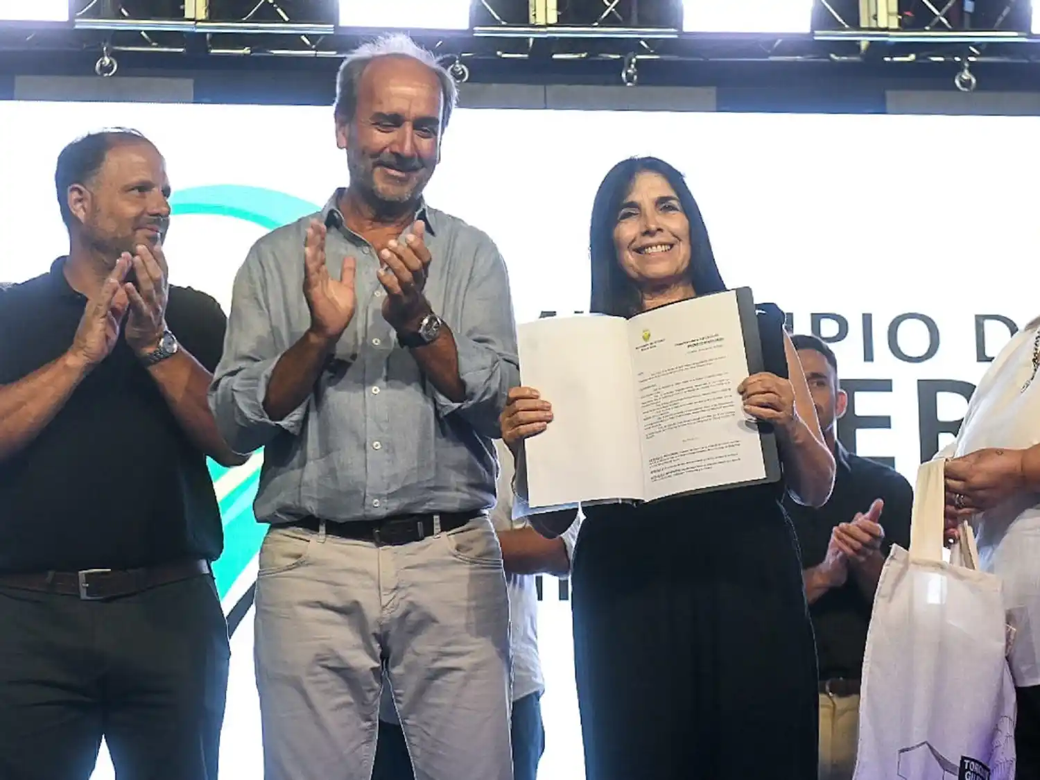 La vicegobernadora estuvo en Gilbert y participó de la Fiesta del Reencuentro