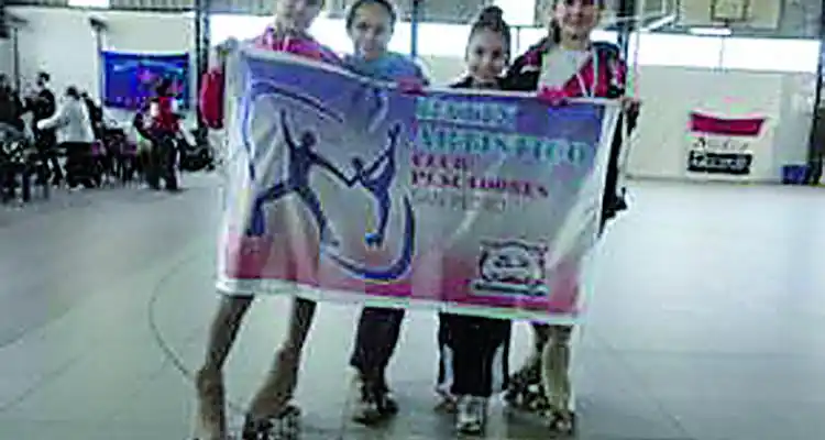 Gran actuación de patinadoras de Pescadores en San Martín