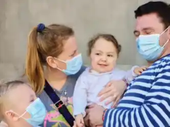 Una de la imagenes compartidas por su familia, tras salir del hospital.