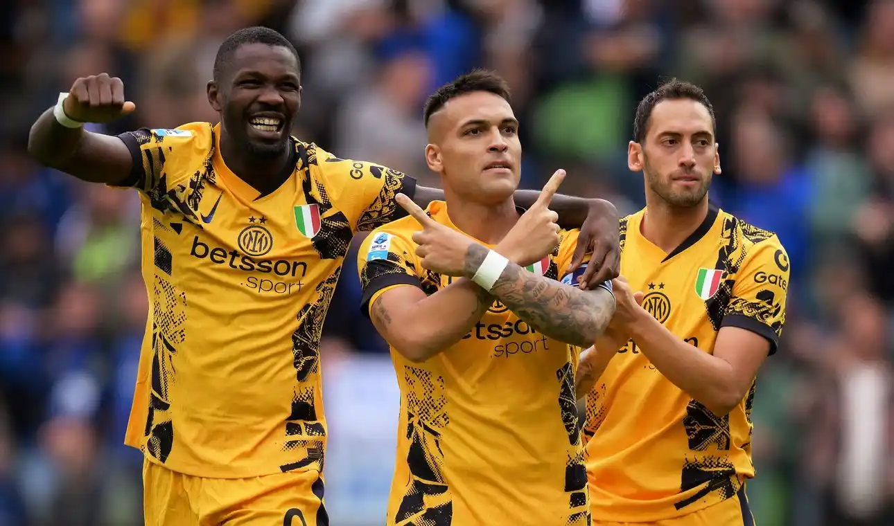 Thuram, Lautaro y Calhanoglu, el tridente envuelto en la polémica.