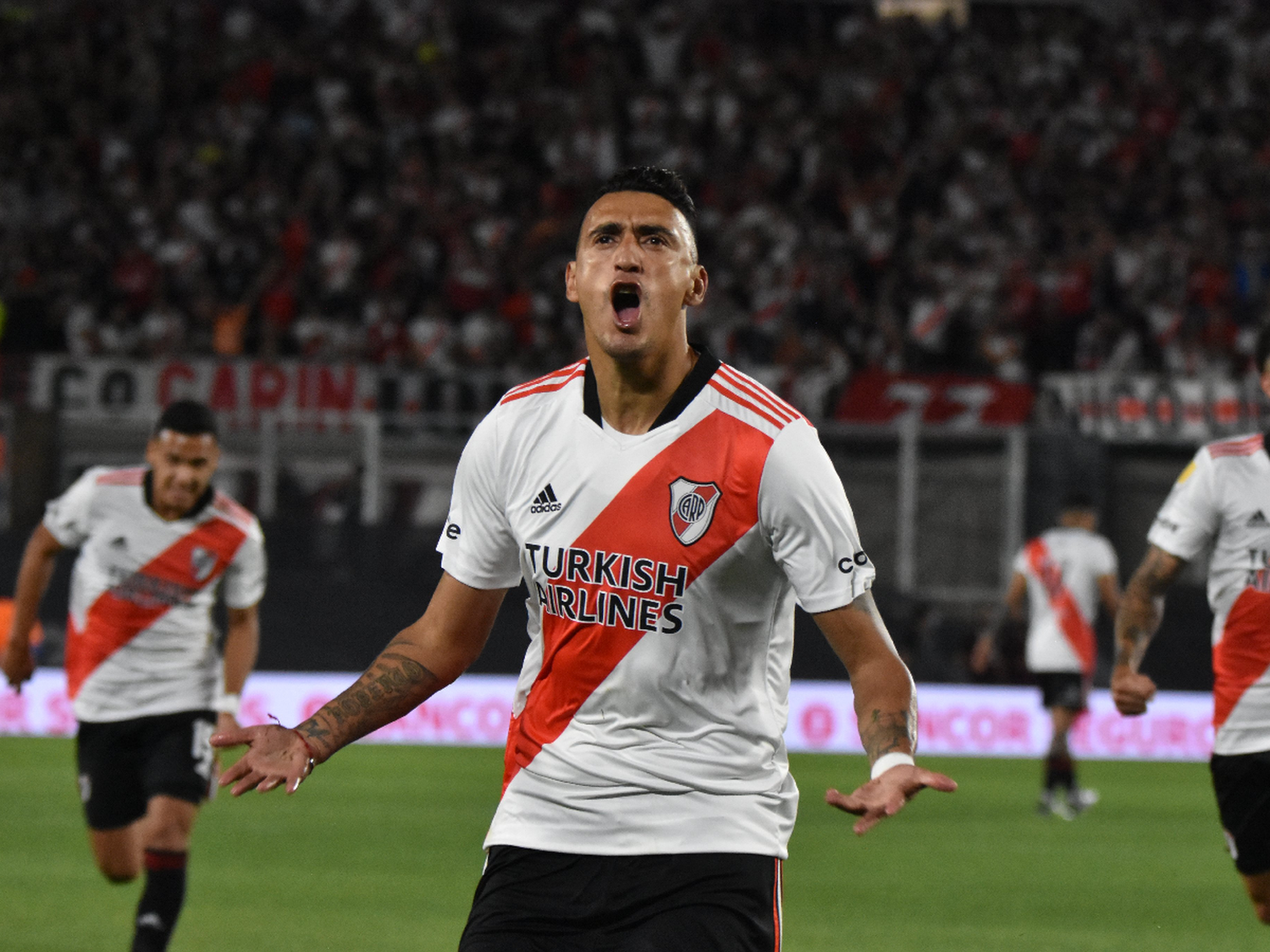River trabajó mucho para sumar de a tres